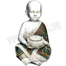 Buda blanco con traje de tela